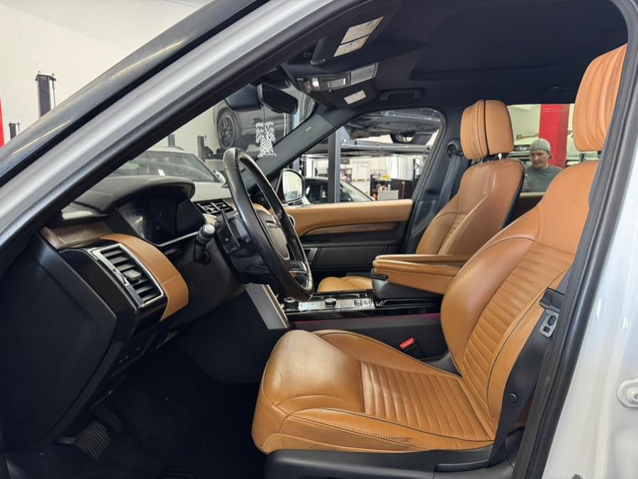 2018 Land Rover Discovery HSE Luxury V6 Supercharged photo