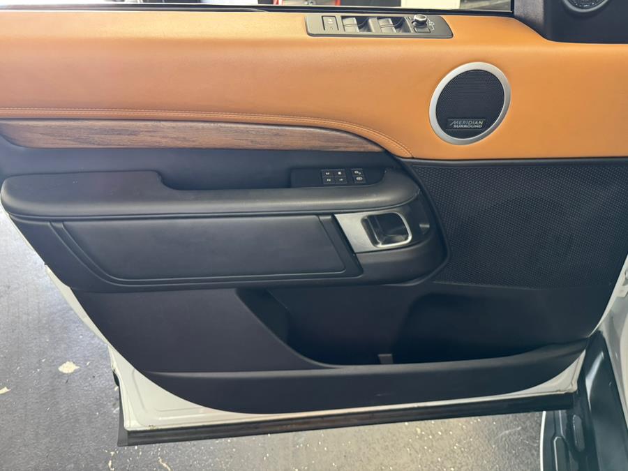 2018 Land Rover Discovery HSE Luxury V6 Supercharged photo
