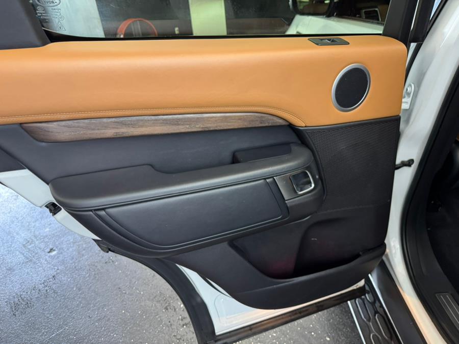 2018 Land Rover Discovery HSE Luxury V6 Supercharged photo