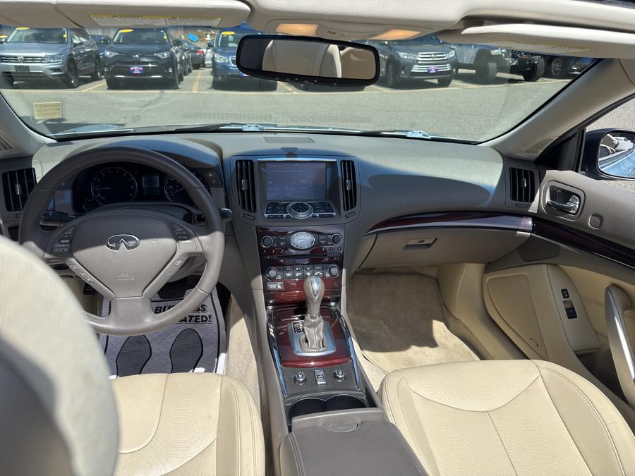 2011 Infiniti Legend photo