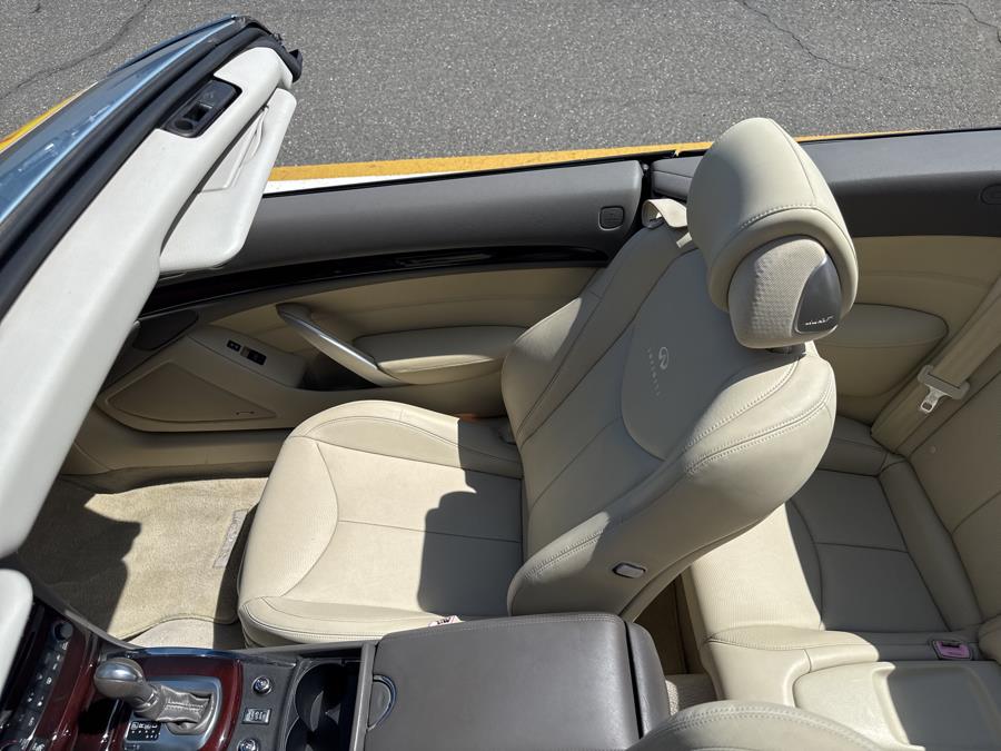 2011 Infiniti Legend photo