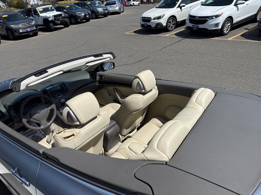 2011 Infiniti Legend photo