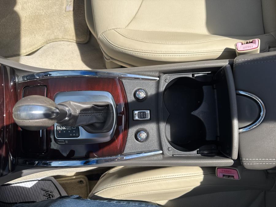 2011 Infiniti Legend photo