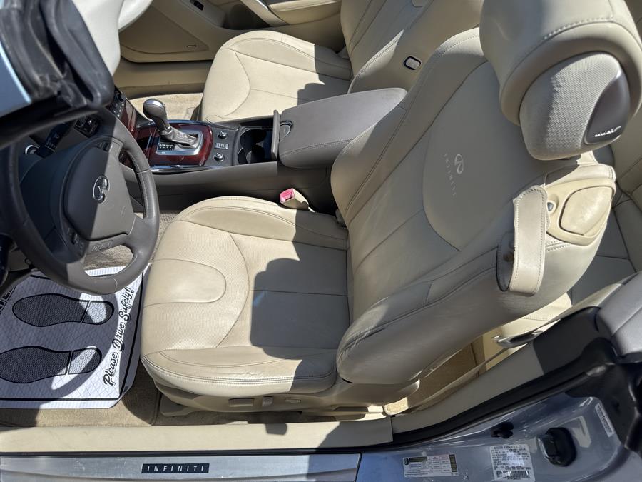 2011 Infiniti Legend photo