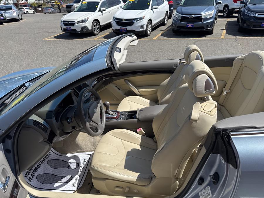 2011 Infiniti Legend photo