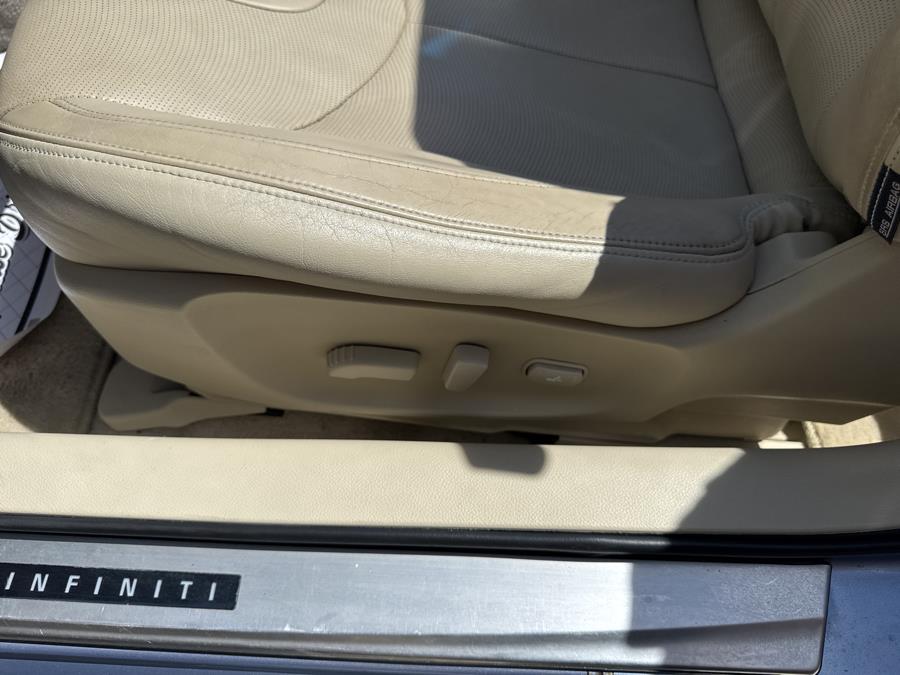 2011 Infiniti Legend photo