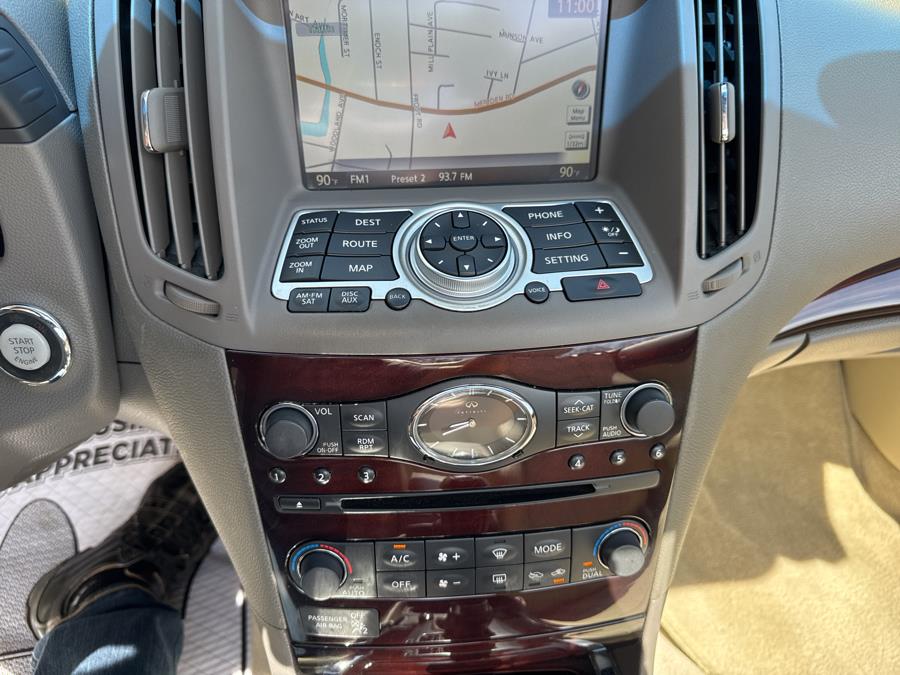 2011 Infiniti Legend photo