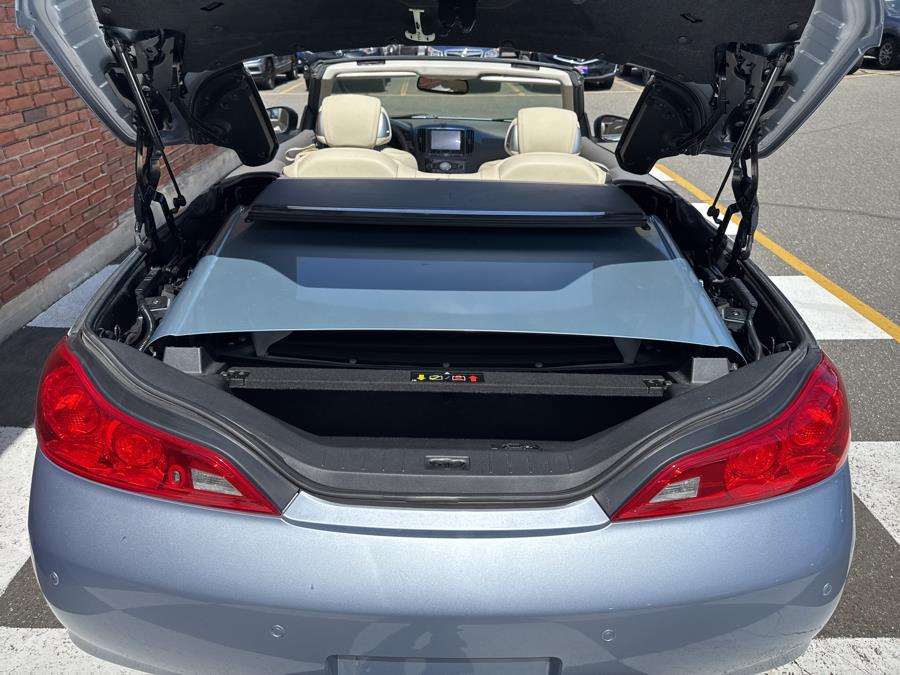 2011 Infiniti Legend photo