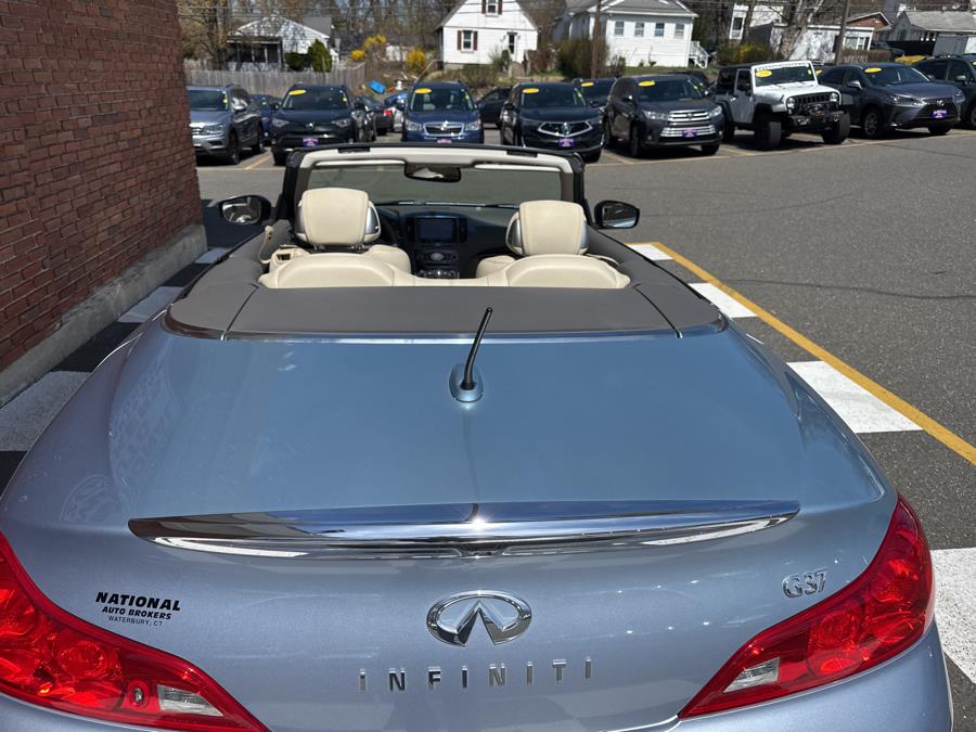 2011 Infiniti Legend photo