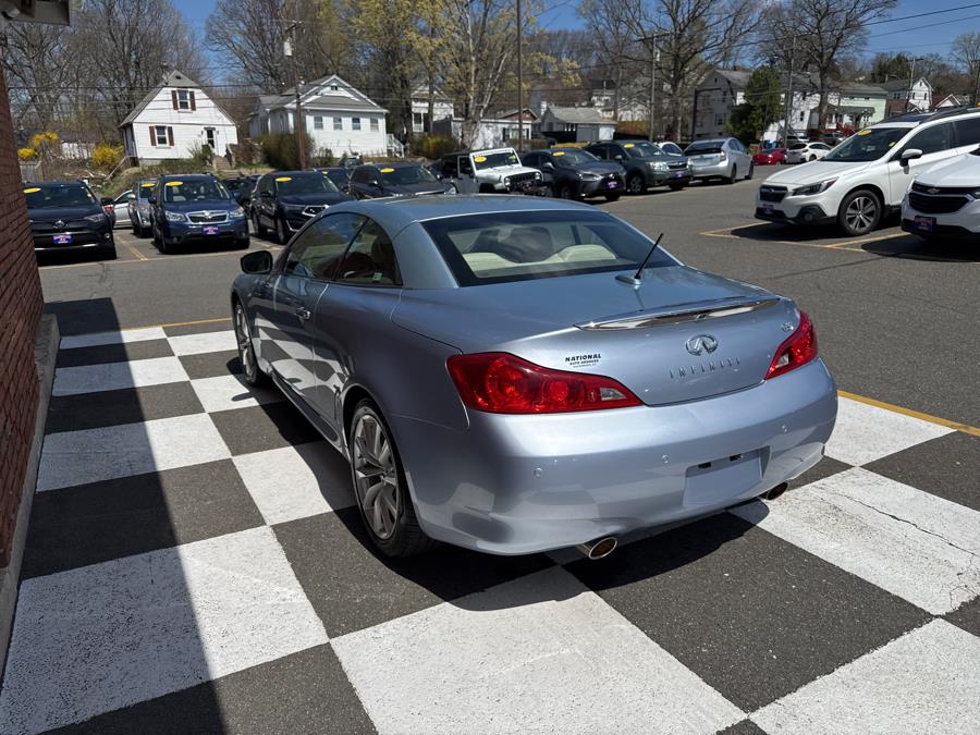 2011 Infiniti Legend photo