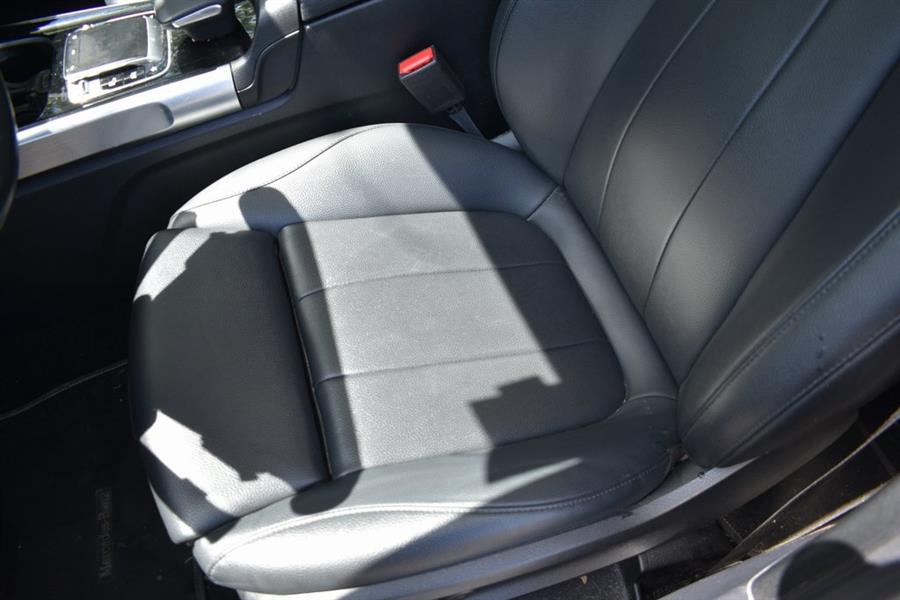 2020 Mercedes-Benz GLB GLB 250 photo