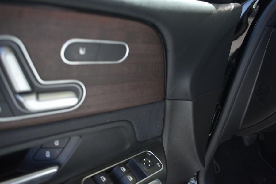 2020 Mercedes-Benz GLB GLB 250 photo