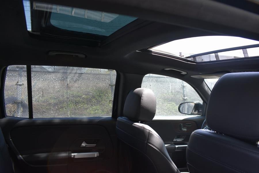 2020 Mercedes-Benz GLB GLB 250 photo