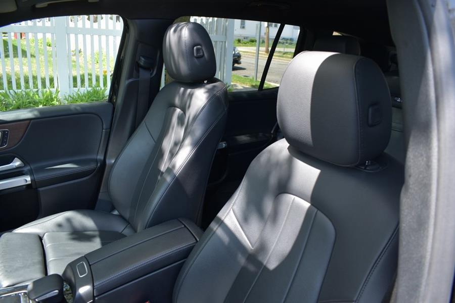 2020 Mercedes-Benz GLB GLB 250 photo