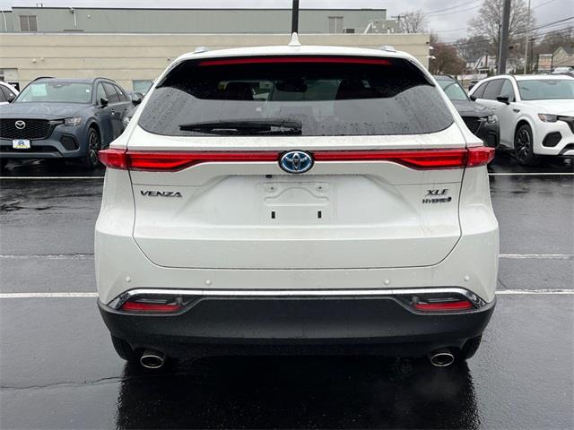 2022 Toyota Venza XLE photo