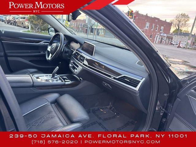 2021 BMW 7-Series 750i xDrive photo