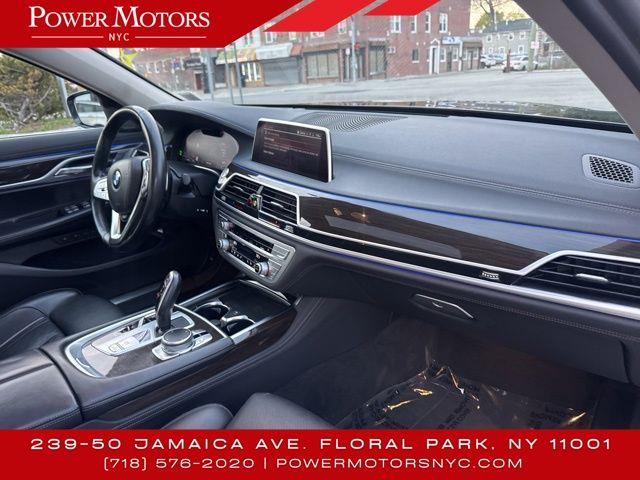 2021 BMW 7-Series 750i xDrive photo