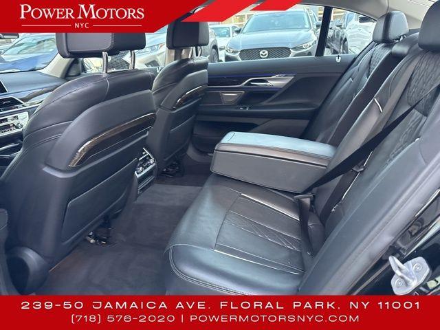 2021 BMW 7-Series 750i xDrive photo