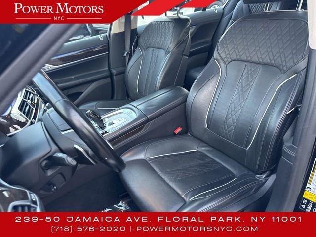 2021 BMW 7-Series 750i xDrive photo