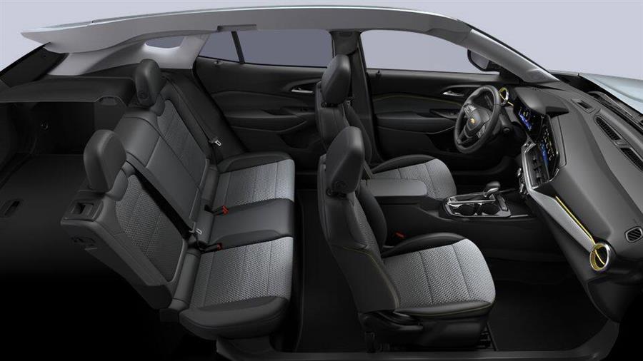 2025 Chevrolet Trax LT photo