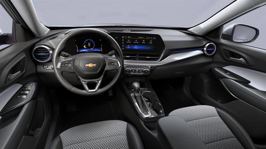 2025 Chevrolet Trax LT photo