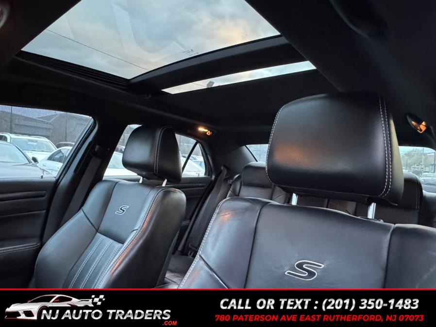 2015 Chrysler 300 4dr Sdn 300S AWD photo