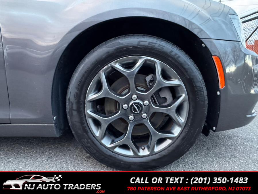 2015 Chrysler 300 4dr Sdn 300S AWD photo