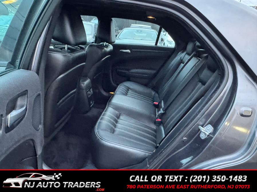 2015 Chrysler 300 4dr Sdn 300S AWD photo