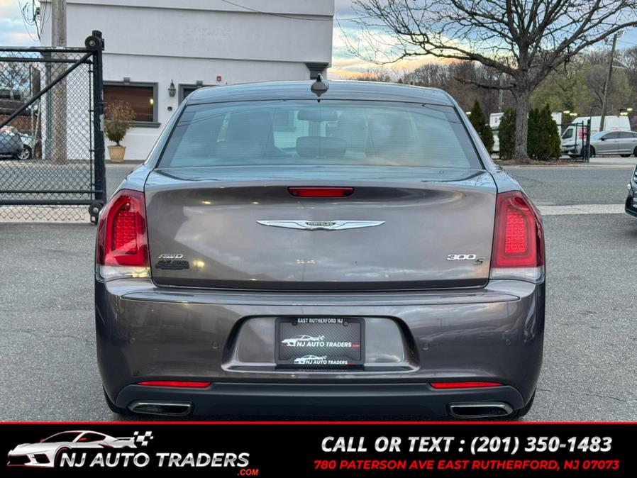 2015 Chrysler 300 4dr Sdn 300S AWD photo
