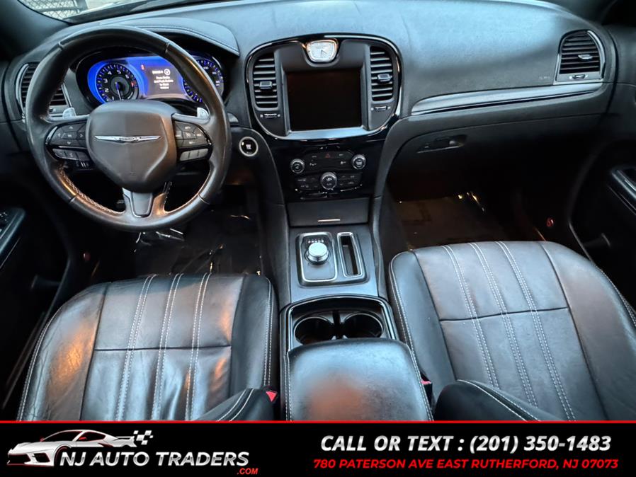 2015 Chrysler 300 4dr Sdn 300S AWD photo