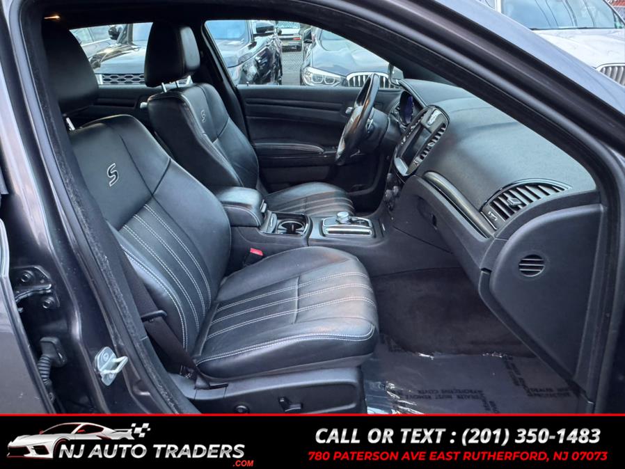 2015 Chrysler 300 4dr Sdn 300S AWD photo