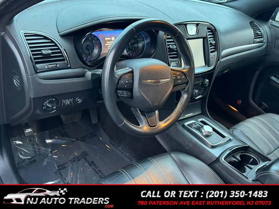 2015 Chrysler 300 4dr Sdn 300S AWD photo