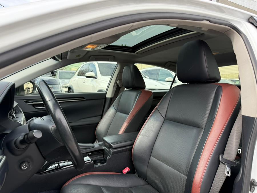2015 Lexus ES 350 photo
