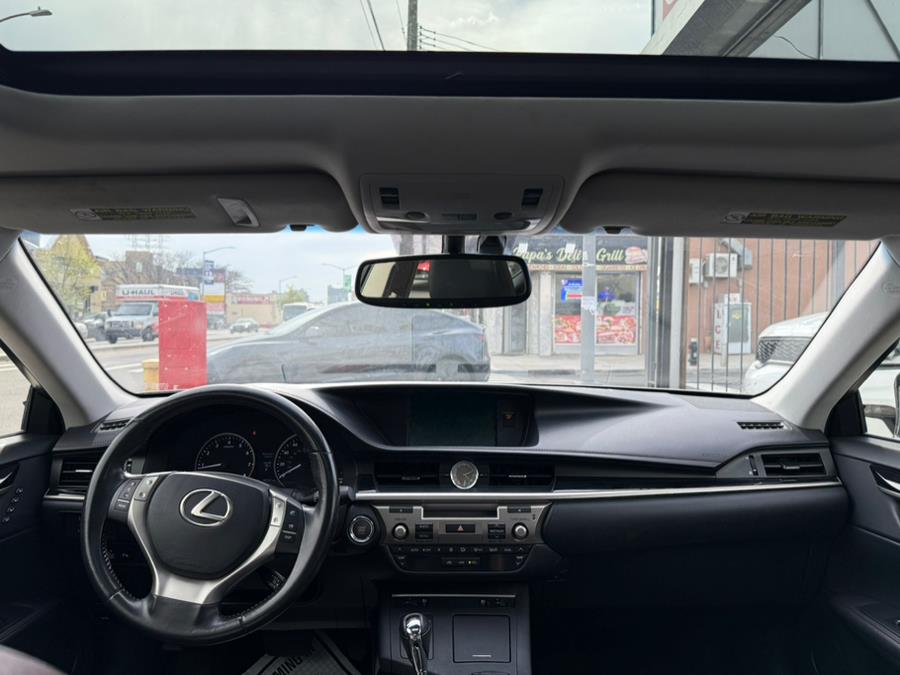 2015 Lexus ES 350 photo