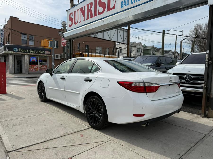 2015 Lexus ES 350 photo