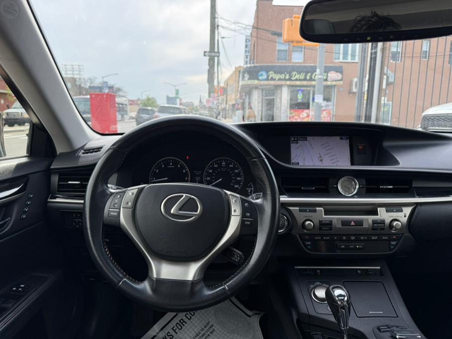 2015 Lexus ES 350 photo