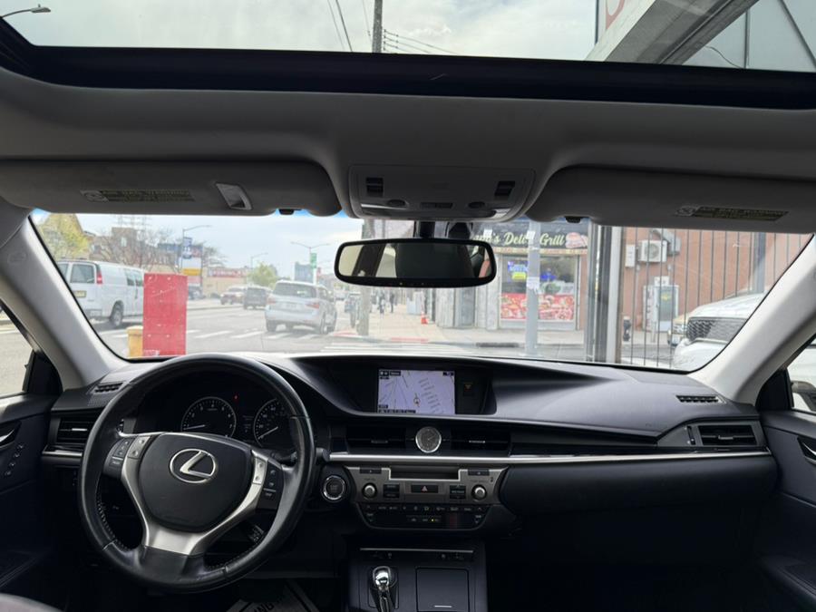 2015 Lexus ES 350 photo