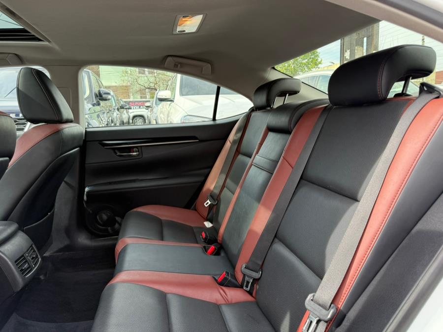 2015 Lexus ES 350 photo