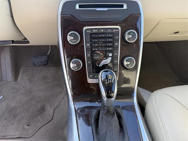 2014 Volvo XC70 T6 photo