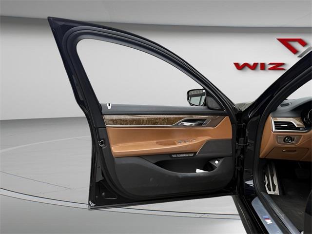 2016 BMW 7-Series 750i xDrive photo