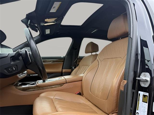2016 BMW 7-Series 750i xDrive photo