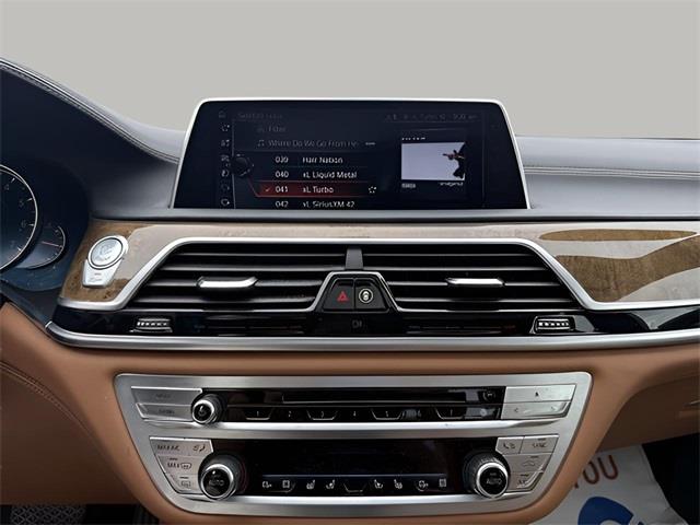 2016 BMW 7-Series 750i xDrive photo
