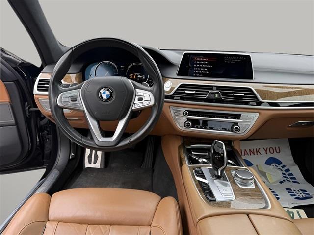2016 BMW 7-Series 750i xDrive photo