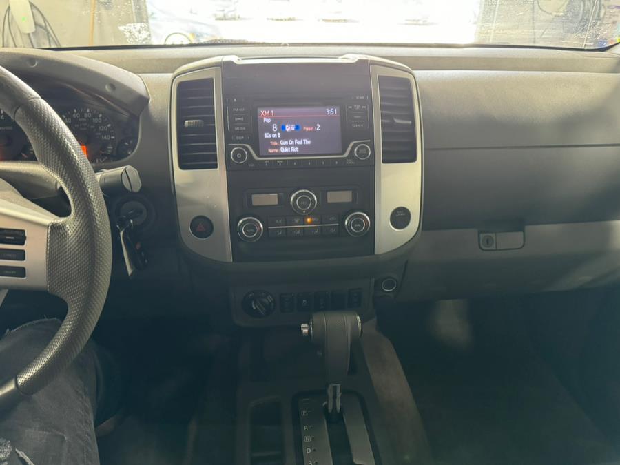 2015 Nissan Frontier 4WD Crew Cab SWB Auto PRO-4X photo