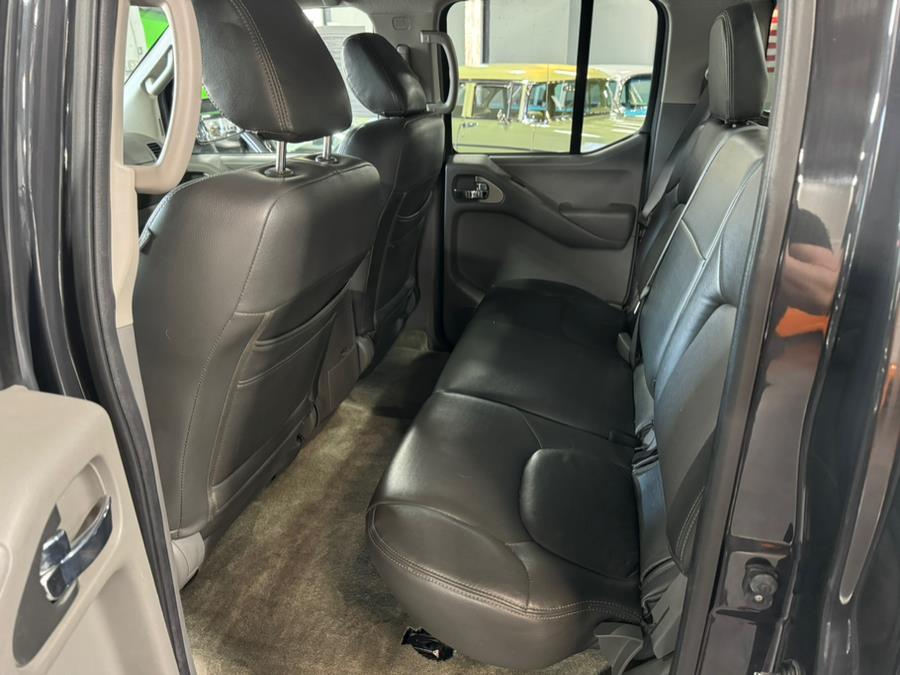 2015 Nissan Frontier 4WD Crew Cab SWB Auto PRO-4X photo