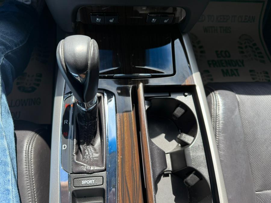 2017 Acura RLX Sedan w/Advance Pkg photo