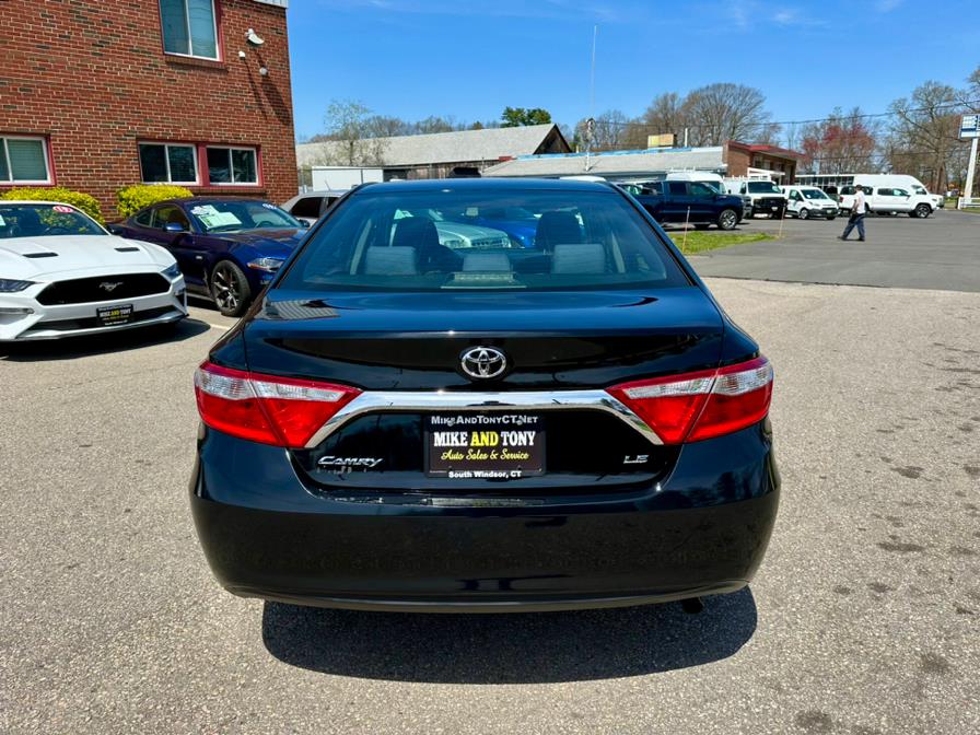 2017 Toyota Camry LE Auto (Natl) photo
