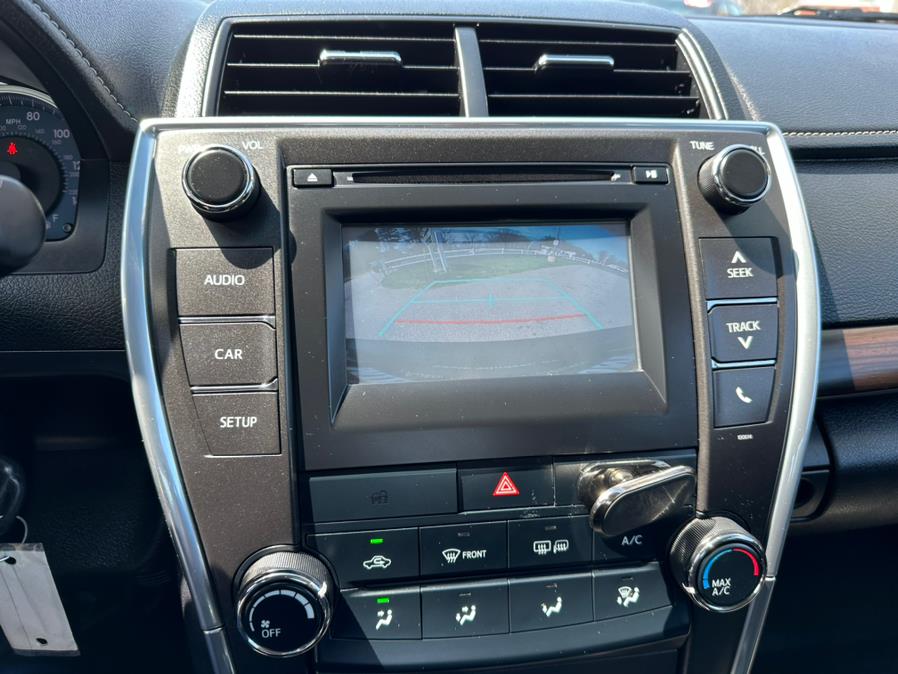 2017 Toyota Camry LE Auto (Natl) photo