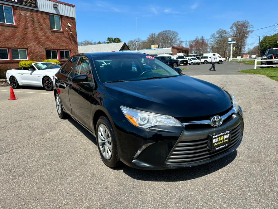 2017 Toyota Camry LE Auto (Natl) photo