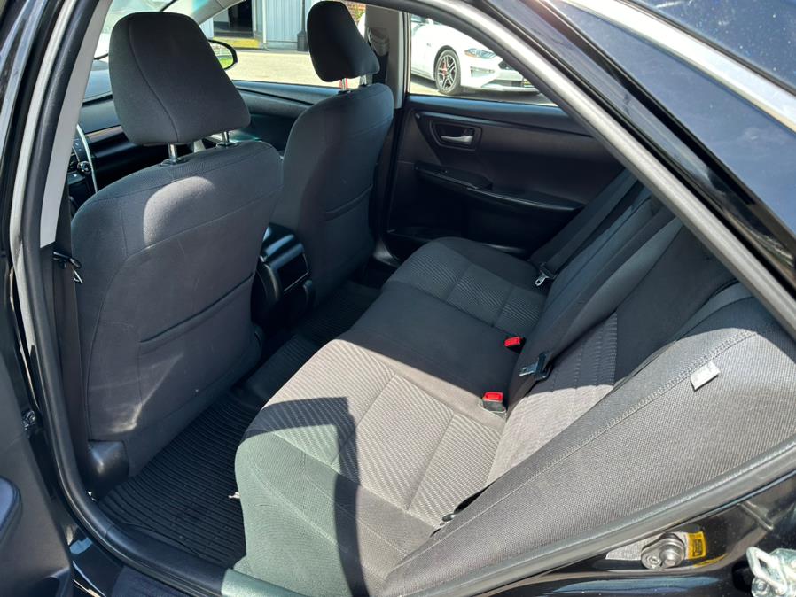 2017 Toyota Camry LE Auto (Natl) photo